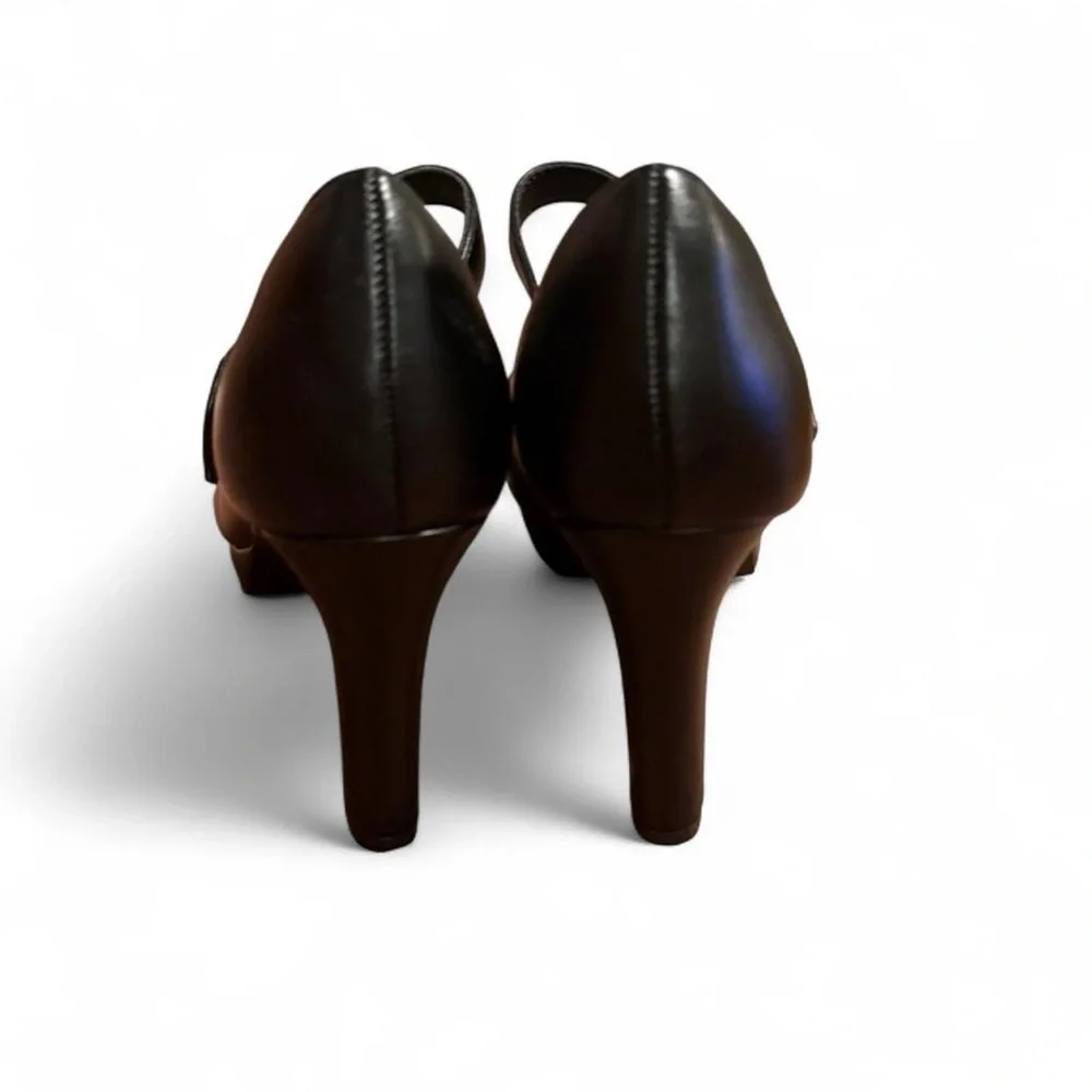 New Adorable faux leather black Maryjane heels 7‎